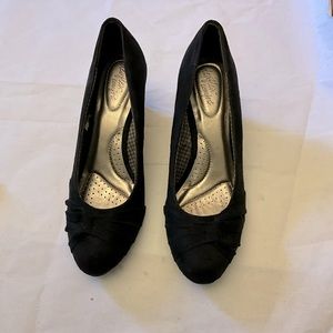 Dexflex comfort black wedge shoes for women size 12, round toe with built in bow
